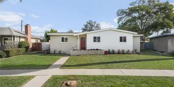 2306 Carfax