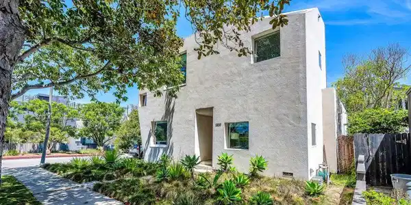 2800 Grayson Avenue