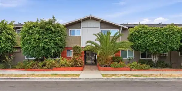 725 Coronado Ave