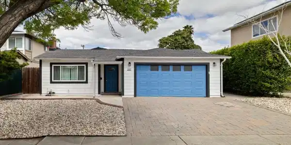 227 Lippert Avenue
