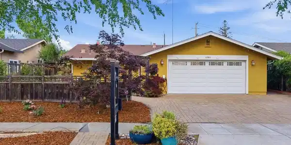 1095 Noriega Avenue