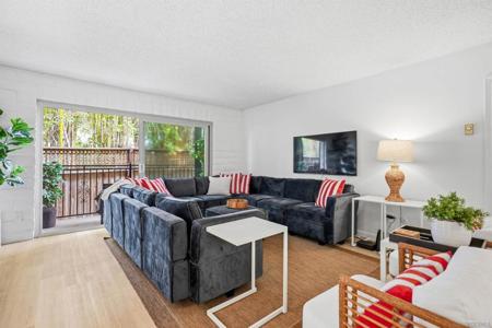 933 D Avenue