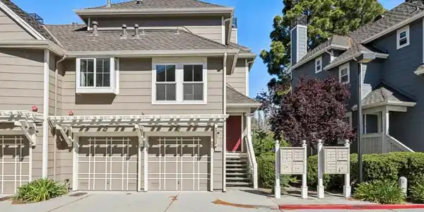 1107 Outrigger Lane