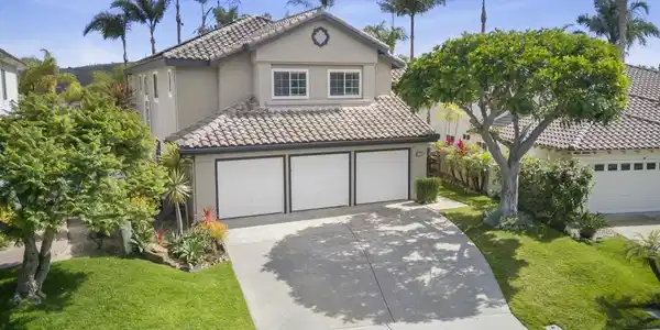 1738 Blackbird Circle