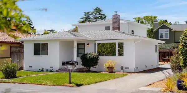 207 Kingsbury Drive
