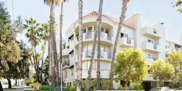 16040 W Sunset Boulevard