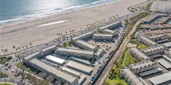 381 E Surfside