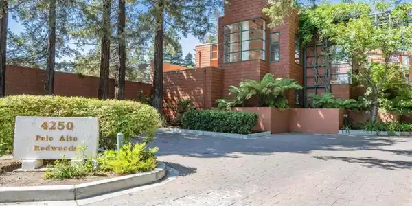 4250 El Camino Real