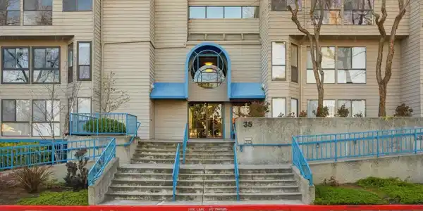 35 W 20th Avenue