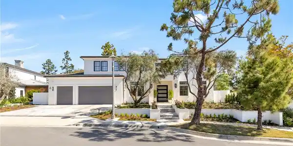 6 Pinehurst Ln