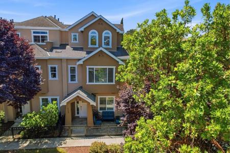 2222 Raspberry Lane