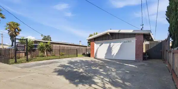 2136 Panama Street