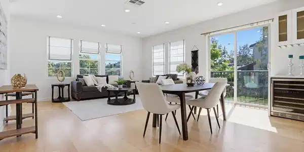 4373 Pacifica