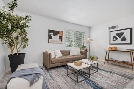 7565 Charmant Dr