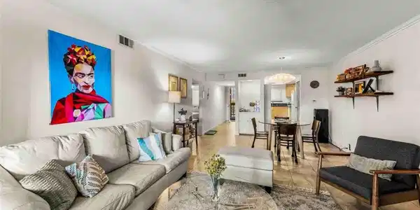 2101 E 21st