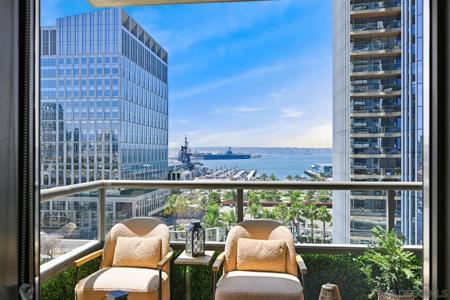 700 W E Street