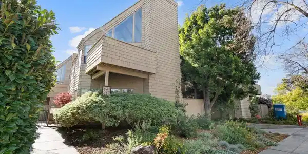 443 College Ave