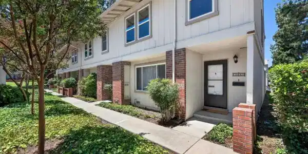 1806 Wildbrook Ct