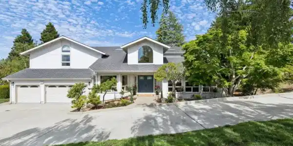 10 Salmark Court