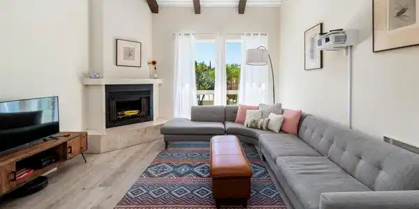 3004 La Costa Avenue