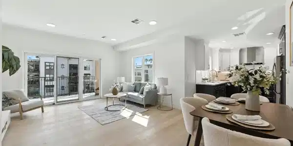 560 El Camino Real