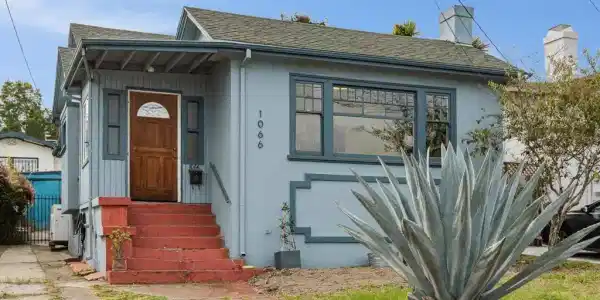 1066 Bayview Ave