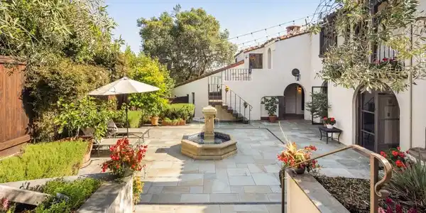 17 Roble Ct