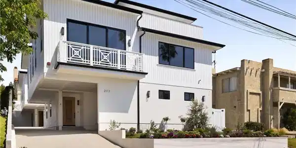2111 Clark