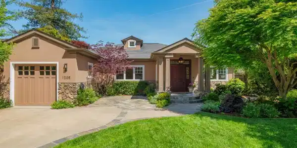 1205 Woodland Avenue