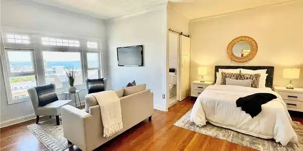 1030 E Ocean