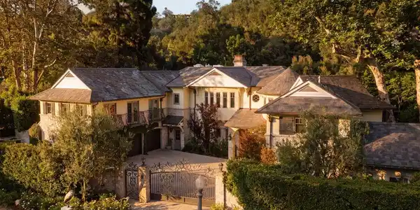1900 Mandeville Canyon Road