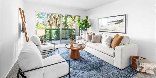 564 N Bellflower
