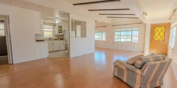 6 Oriole Ln