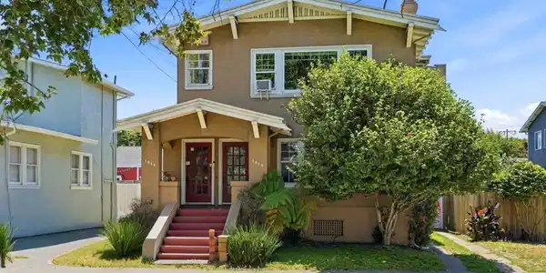 1045 Stanford Ave