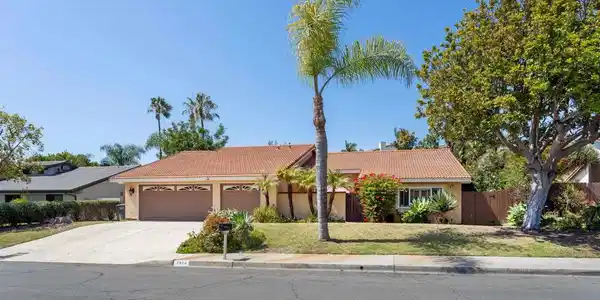 2814 Luciernaga Street