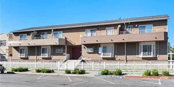 941 Elm