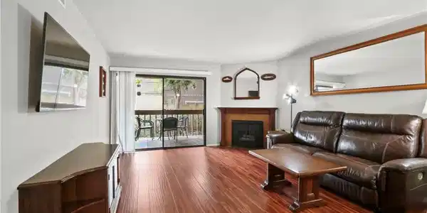 2101 E 21st