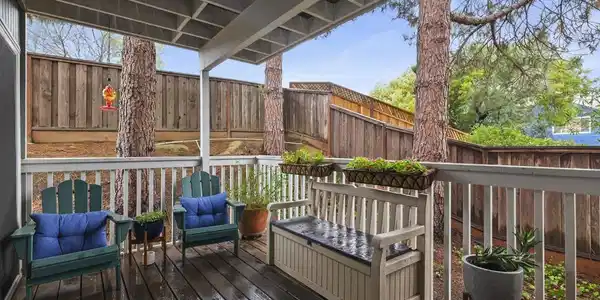 1885 Shirley Dr