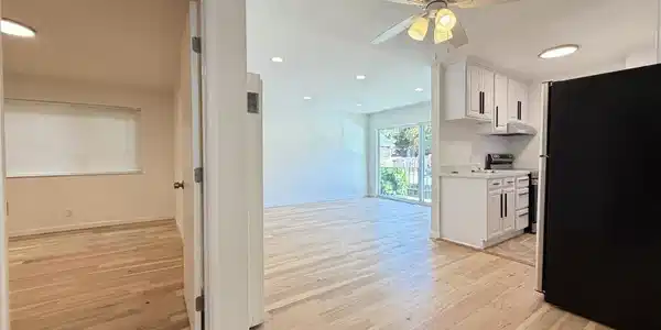 10 Moss Ave