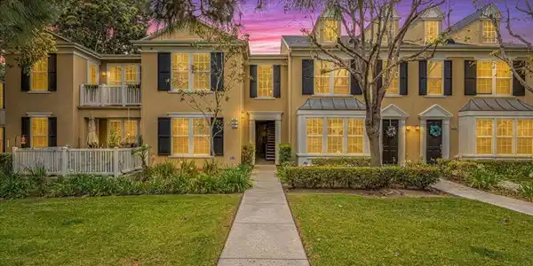 990 Holiday Avenue