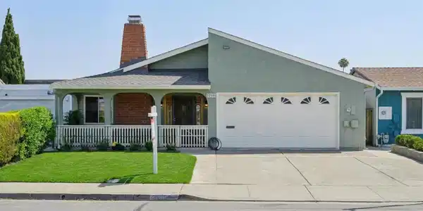 32980 Lake Mead Drive