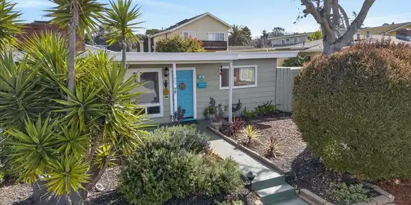 22 Melway Circle