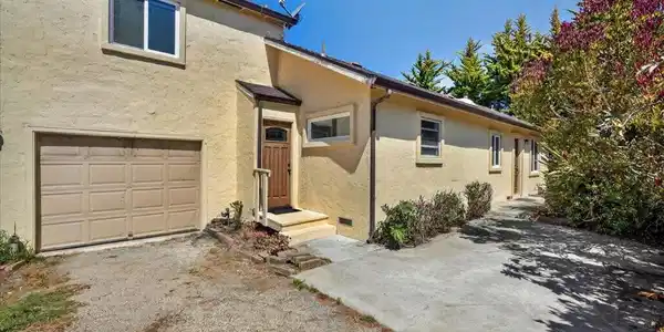 4 Bayview Road