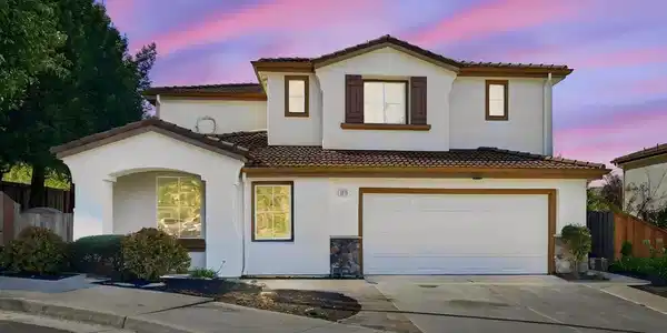 1015 Canyon Oaks Dr