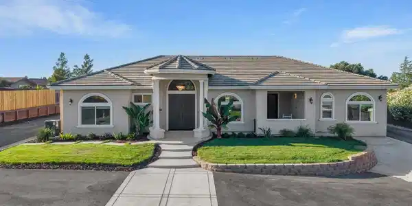 30 W Cypress Place
