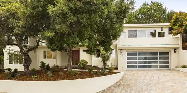 25 Carrera Court