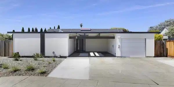280 Pelican Court