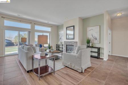 138 Cedar Ridge CT