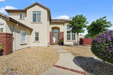 2752 Placer Dr