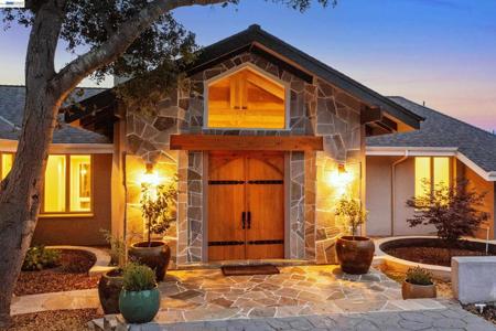 905 Moon Valley Ranch Rd